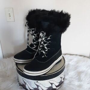 - Bass Winter Boots